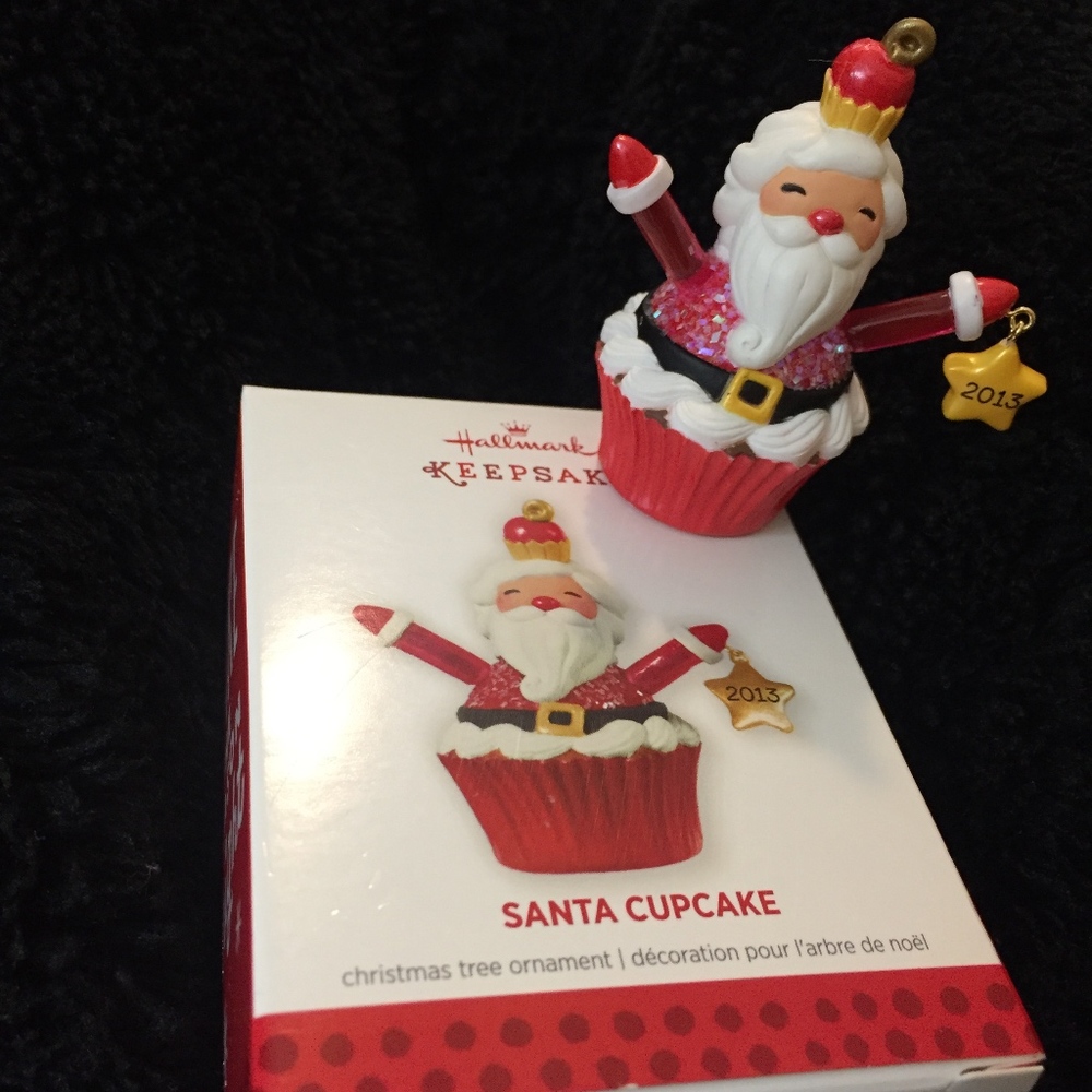 Hallmark Christmas Santa Cupcake 2013 NIB